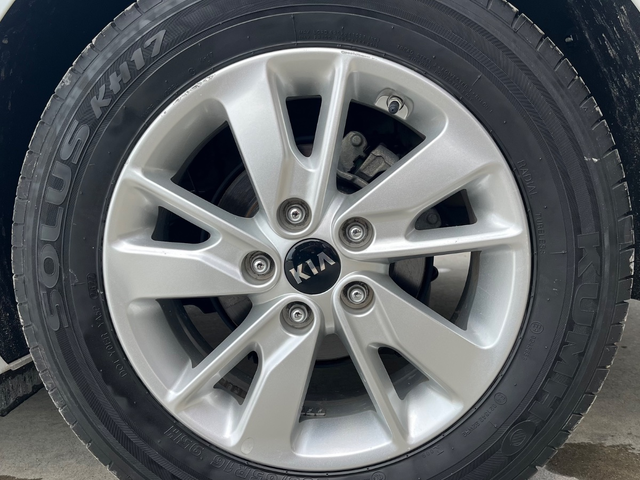 KIA K5 - автомобили, коли, обяви за нови и употребявани 18