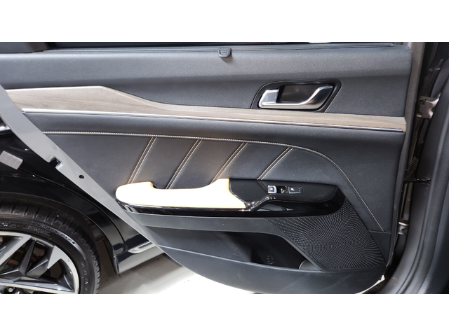 KIA K5 - автомобили, коли, обяви за нови и употребявани 18