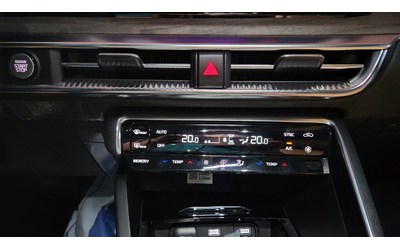 KIA K5 - автомобили, коли, обяви за нови и употребявани 8