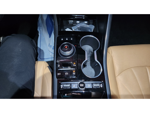 KIA K5 - автомобили, коли, обяви за нови и употребявани 9