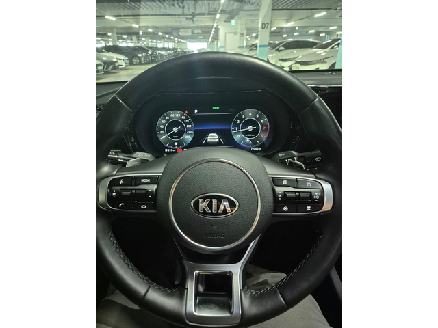 KIA K5 - автомобили, коли, обяви за нови и употребявани 13