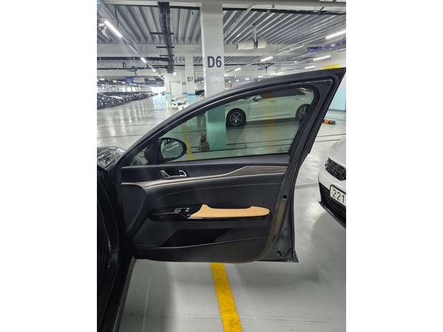 KIA K5 - автомобили, коли, обяви за нови и употребявани 19