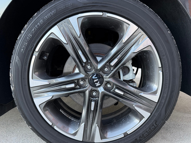 KIA K5 - автомобили, коли, обяви за нови и употребявани 26