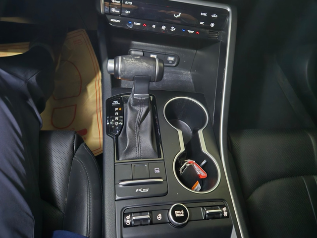 Kia K5 - автомобили, коли, обяви за нови и употребявани 15