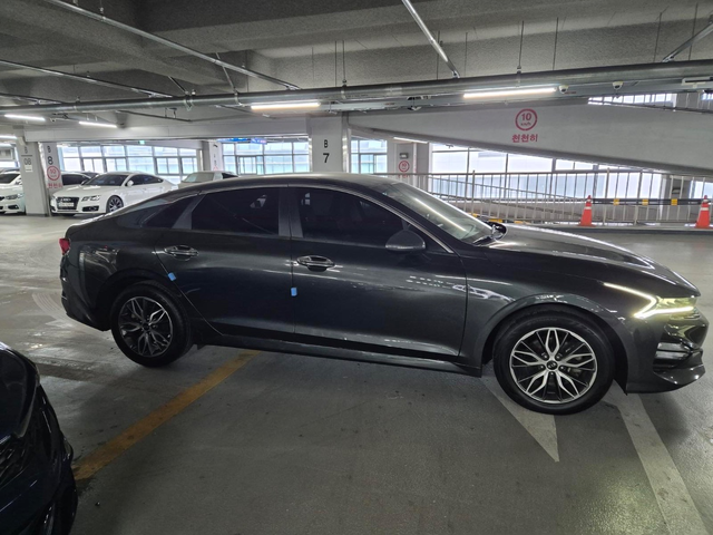 Kia K5 - автомобили, коли, обяви за нови и употребявани 3