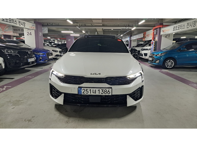 KIA K5 - автомобили, коли, обяви за нови и употребявани 1