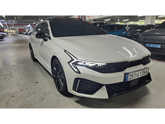 KIA K5 - автомобили, коли, обяви за нови и употребявани 2