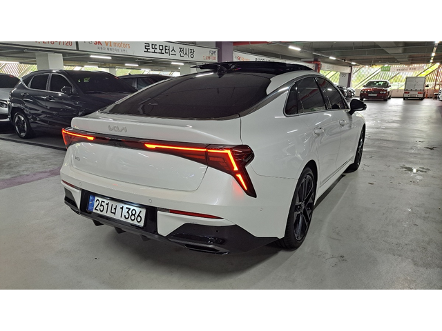 KIA K5 - автомобили, коли, обяви за нови и употребявани 4