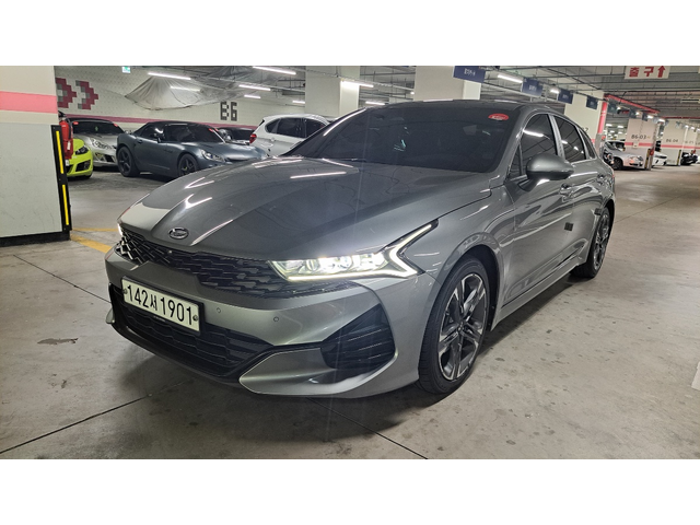 KIA K5 - автомобили, коли, обяви за нови и употребявани 0