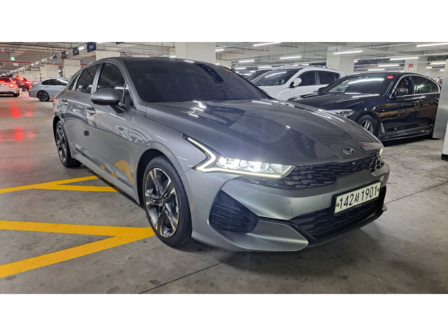 KIA K5 - автомобили, коли, обяви за нови и употребявани 2