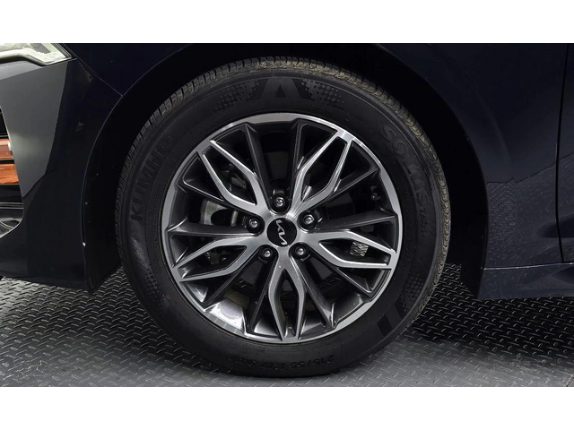 Kia K5 - автомобили, коли, обяви за нови и употребявани 4