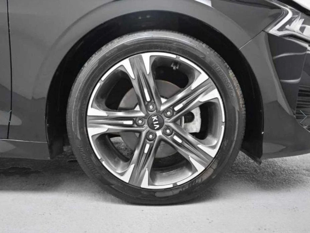 Kia K5 - автомобили, коли, обяви за нови и употребявани 4