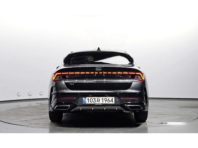 Kia K5 - автомобили, коли, обяви за нови и употребявани 3