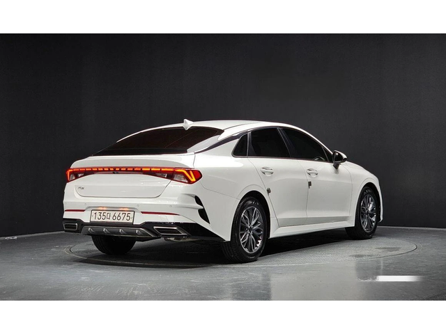 Kia K5 - автомобили, коли, обяви за нови и употребявани 1