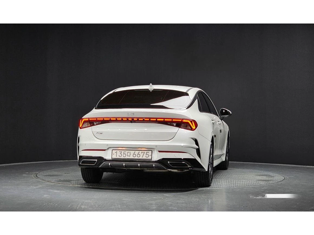 Kia K5 - автомобили, коли, обяви за нови и употребявани 3