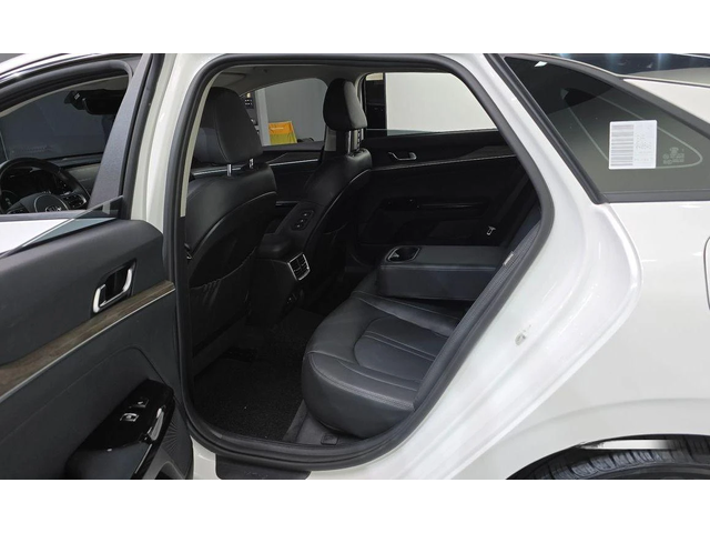 Kia K5 - автомобили, коли, обяви за нови и употребявани 10