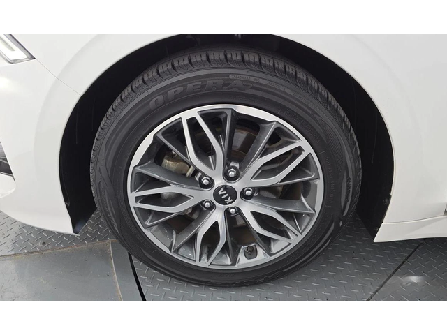 Kia K5 - автомобили, коли, обяви за нови и употребявани 4