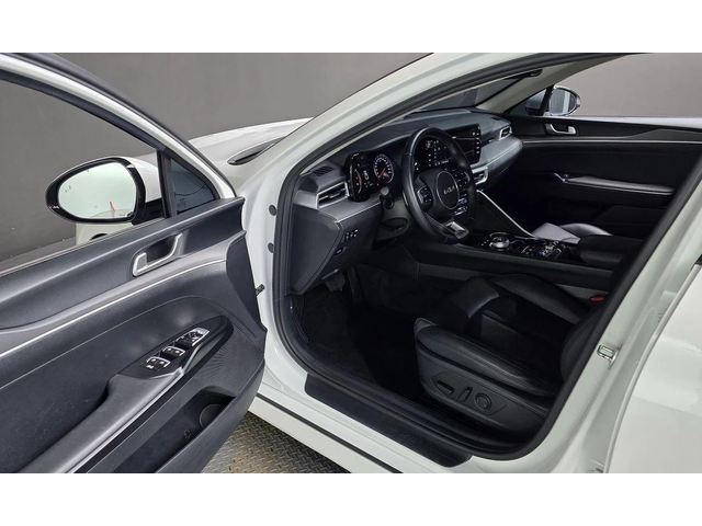 Kia K5 - автомобили, коли, обяви за нови и употребявани 10