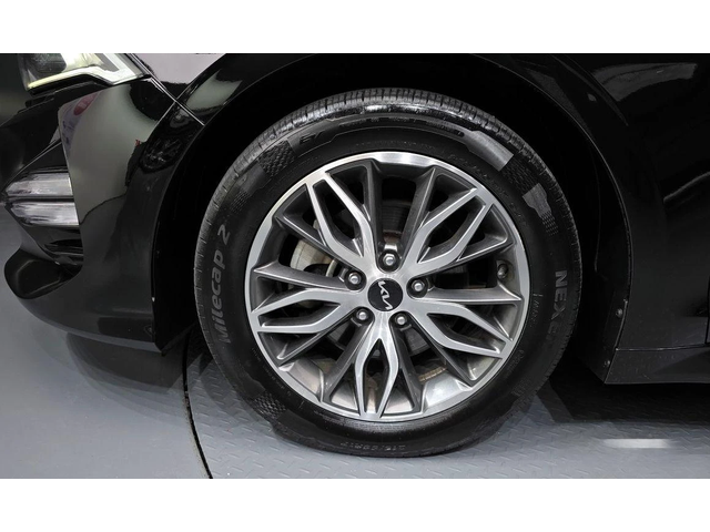 Kia K5 - автомобили, коли, обяви за нови и употребявани 4