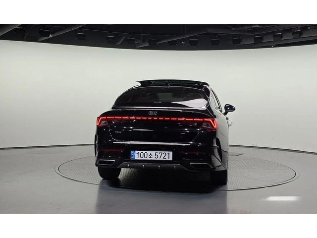 Kia K5 - автомобили, коли, обяви за нови и употребявани 3