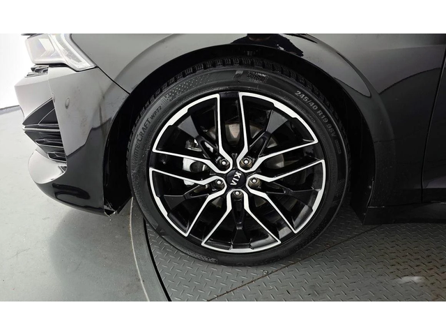 Kia K5 - автомобили, коли, обяви за нови и употребявани 4