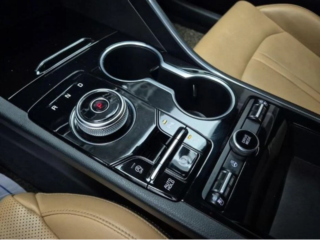 Kia K5 - автомобили, коли, обяви за нови и употребявани 7