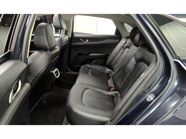 Kia K5 - автомобили, коли, обяви за нови и употребявани 11