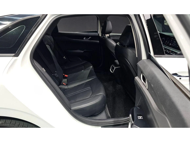 Kia K5 - автомобили, коли, обяви за нови и употребявани 10