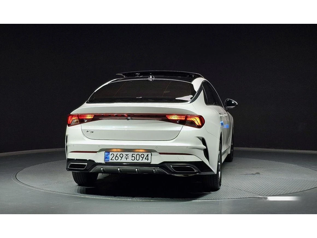 Kia K5 - автомобили, коли, обяви за нови и употребявани 3