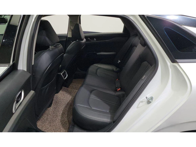 Kia K5 - автомобили, коли, обяви за нови и употребявани 10