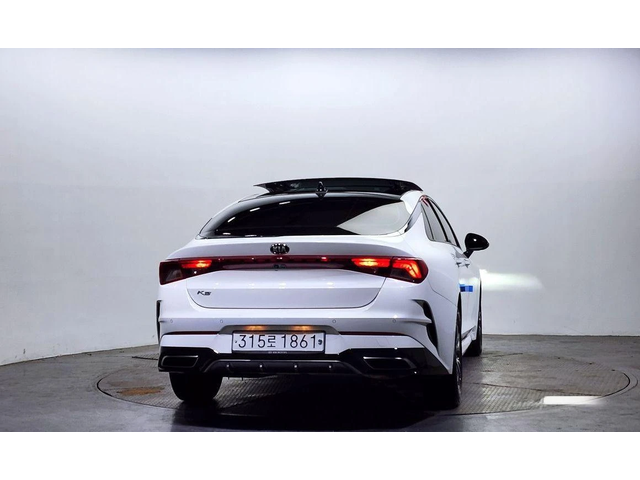 Kia K5 - автомобили, коли, обяви за нови и употребявани 3