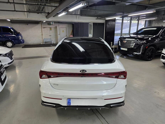 Kia K5 - автомобили, коли, обяви за нови и употребявани 3