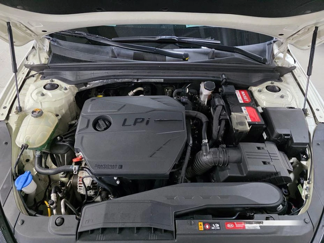 Kia K5 - автомобили, коли, обяви за нови и употребявани 5