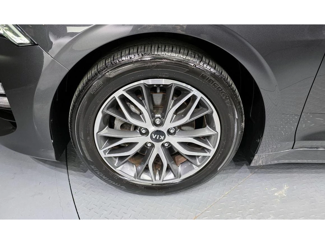 Kia K5 - автомобили, коли, обяви за нови и употребявани 4