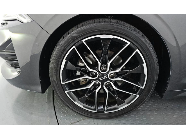 Kia K5 - автомобили, коли, обяви за нови и употребявани 4