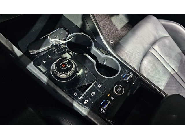 Kia K5 - автомобили, коли, обяви за нови и употребявани 8