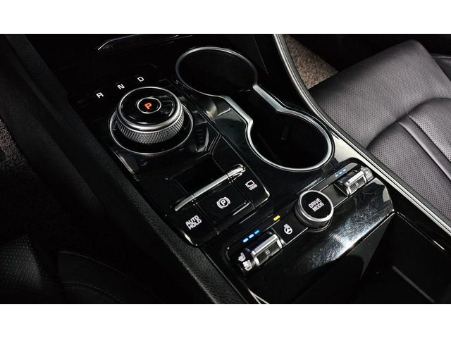 Kia K5 - автомобили, коли, обяви за нови и употребявани 8