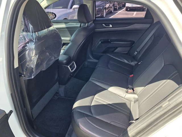 Kia K5 - автомобили, коли, обяви за нови и употребявани 9