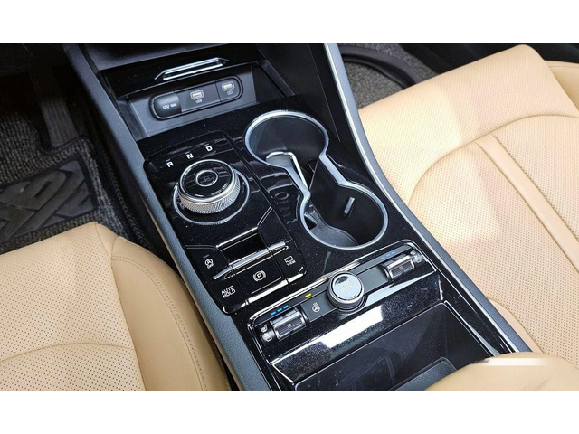 Kia K5 - автомобили, коли, обяви за нови и употребявани 8