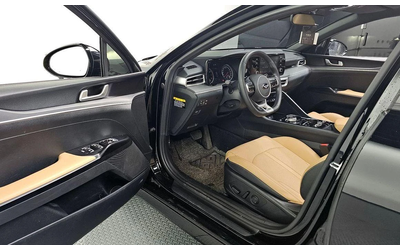 Kia K5 - автомобили, коли, обяви за нови и употребявани 9