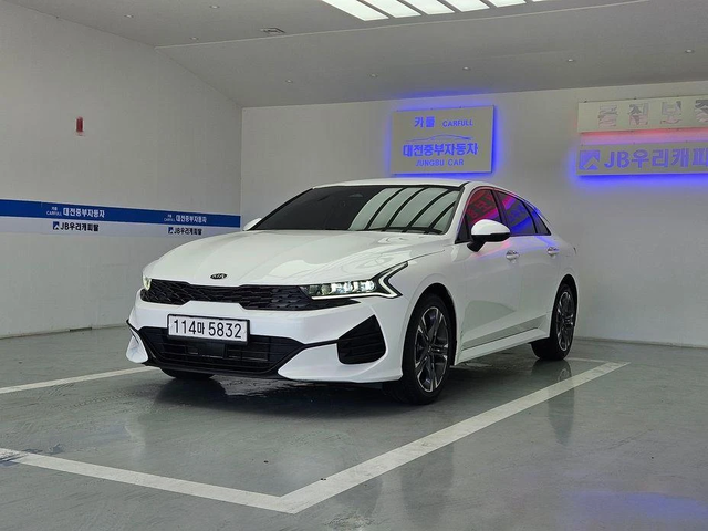 Kia K5 - автомобили, коли, обяви за нови и употребявани 0