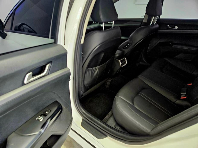 Kia K5 - автомобили, коли, обяви за нови и употребявани 10