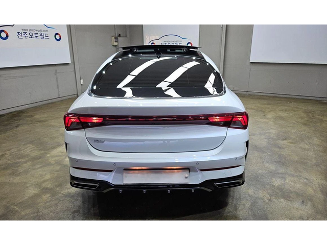 Kia K5 - автомобили, коли, обяви за нови и употребявани 3