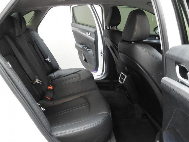 Kia K5 - автомобили, коли, обяви за нови и употребявани 10