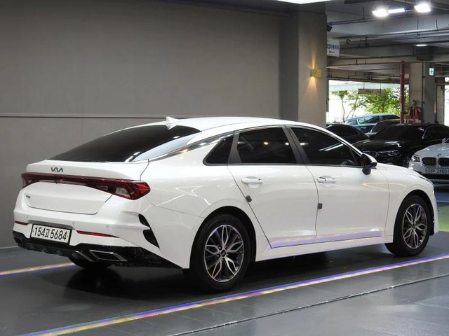 Kia K5 - автомобили, коли, обяви за нови и употребявани 1