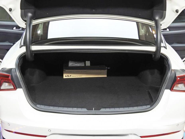 Kia K5 - автомобили, коли, обяви за нови и употребявани 4