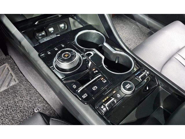 Kia K5 - автомобили, коли, обяви за нови и употребявани 8