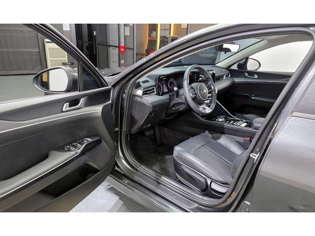 Kia K5 - автомобили, коли, обяви за нови и употребявани 9