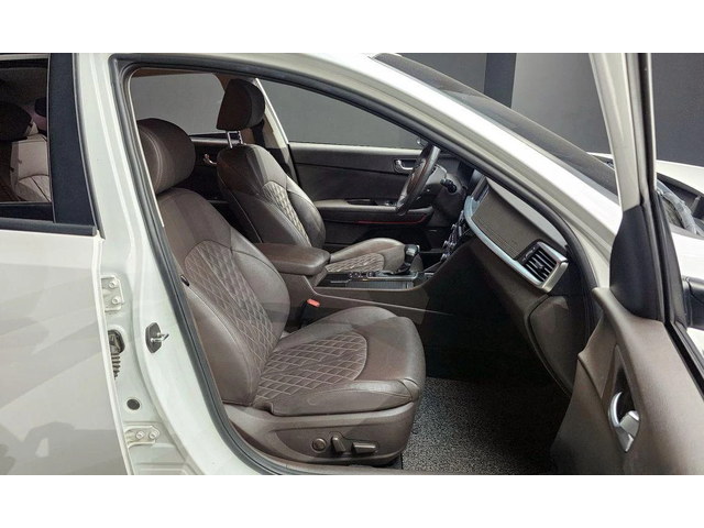 Kia K5 - автомобили, коли, обяви за нови и употребявани 10