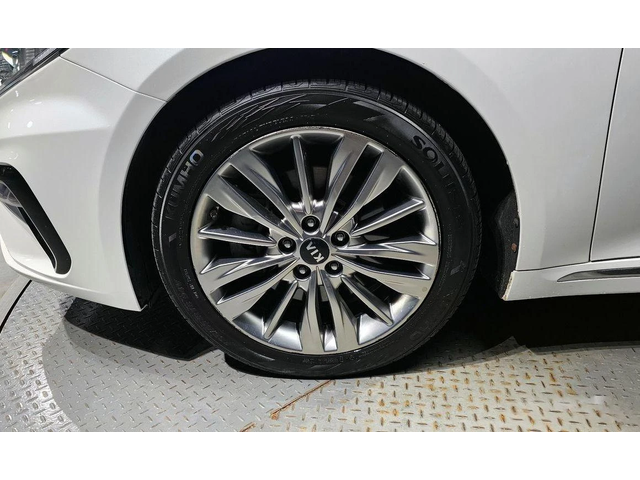 Kia K5 - автомобили, коли, обяви за нови и употребявани 4